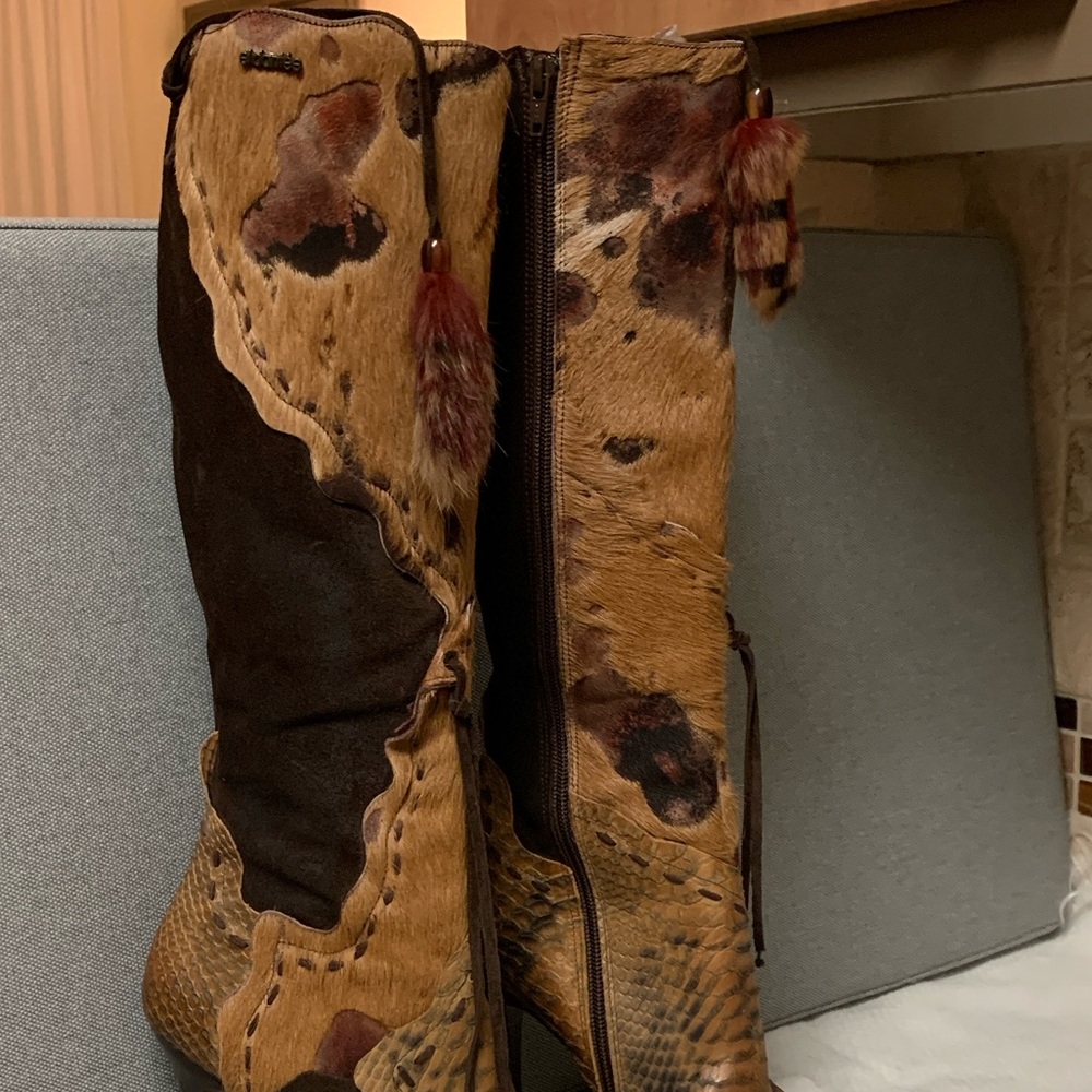 Women’s Heeled Knee-High Boots in Tan Brown - Stylish Pointed Toe - Picture 4 of 16
